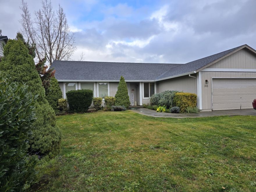 4-bedroom, 2-bath home, 1920 sq ft home built in 2006 and situated on a .18-acre lot in the desirable Hanby Vista Subdivision. Enjoy breathtaking mountain views and the convenience of being just minutes from town. The home features a cute, fenced backyard—perfect for play, pets, or hosting summer barbecues. With a thoughtful layout and a prime location, this property offers the ideal combination of comfort and accessibility. Schedule your showing today!