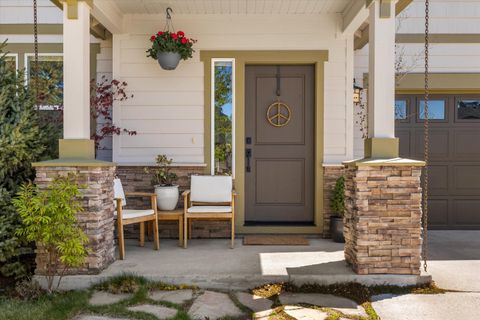 Tiny photo for 61134 Montrose Pass Street, Bend, OR 97702 (MLS # 220220050)