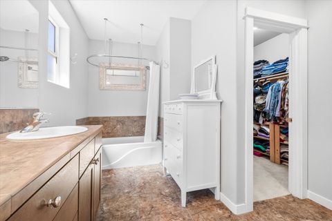 Tiny photo for 61134 Montrose Pass Street, Bend, OR 97702 (MLS # 220220050)