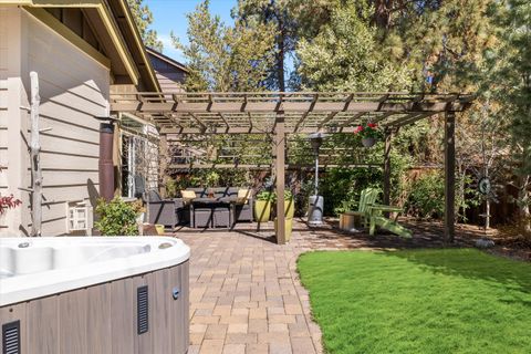 Tiny photo for 61134 Montrose Pass Street, Bend, OR 97702 (MLS # 220220050)