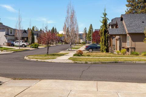 Tiny photo for 61134 Montrose Pass Street, Bend, OR 97702 (MLS # 220220050)