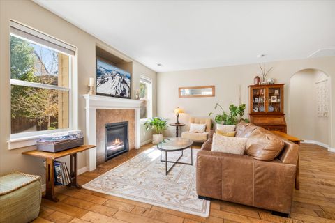 Tiny photo for 61134 Montrose Pass Street, Bend, OR 97702 (MLS # 220220050)