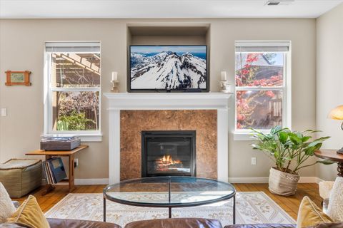 Tiny photo for 61134 Montrose Pass Street, Bend, OR 97702 (MLS # 220220050)