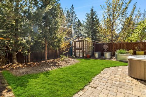 Tiny photo for 61134 Montrose Pass Street, Bend, OR 97702 (MLS # 220220050)