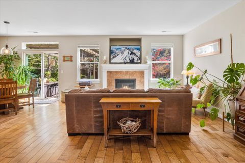 Tiny photo for 61134 Montrose Pass Street, Bend, OR 97702 (MLS # 220220050)