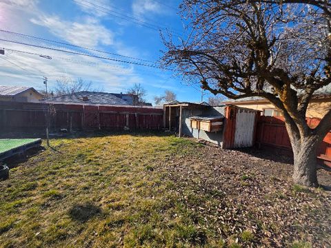 Tiny photo for 2136 Eberlein Avenue, Klamath Falls, OR 97601 (MLS # 220215081)