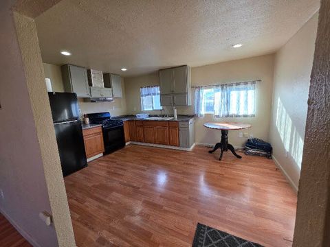 Tiny photo for 2136 Eberlein Avenue, Klamath Falls, OR 97601 (MLS # 220215081)