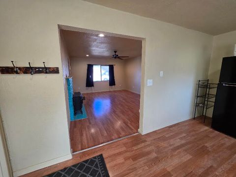Tiny photo for 2136 Eberlein Avenue, Klamath Falls, OR 97601 (MLS # 220215081)