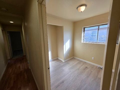 Tiny photo for 2136 Eberlein Avenue, Klamath Falls, OR 97601 (MLS # 220215081)