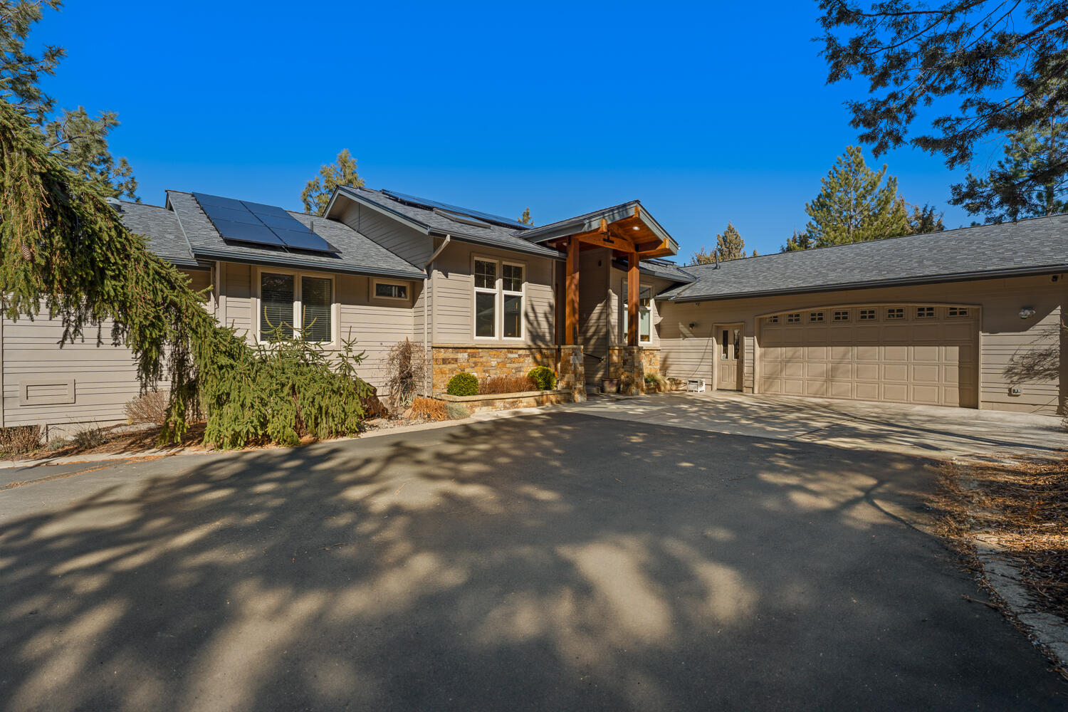 3343 NW Windwood Way