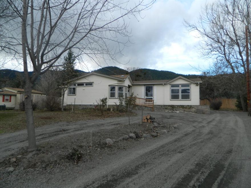 2282 sq ft home Built in 2005, .53 acre lot with RV parking. Home is move in ready. Open floor plan, high ceilings. Kitchen has a lot of storage with pantry and island. Off of kitchen has a nook area. Large living room has a gas fireplace. Master bedroom has large walk in closet and good size bathroom with double sinks. Back yard is very private.