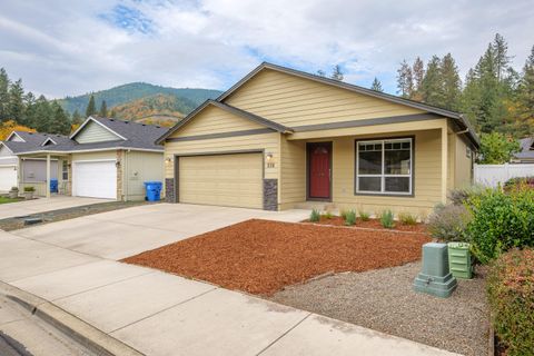 Tiny photo for 238 Westbrook Drive, Rogue River, OR 97537 (MLS # 220211701)