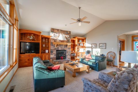 Tiny photo for 3571 SW 36th Place, Redmond, OR 97756 (MLS # 220212982)