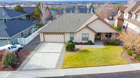 Tiny photo for 3571 SW 36th Place, Redmond, OR 97756 (MLS # 220212982)