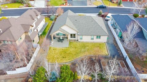 Tiny photo for 3571 SW 36th Place, Redmond, OR 97756 (MLS # 220212982)