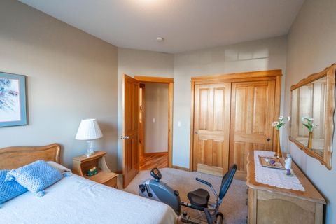 Tiny photo for 3571 SW 36th Place, Redmond, OR 97756 (MLS # 220212982)