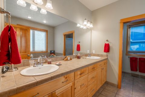 Tiny photo for 3571 SW 36th Place, Redmond, OR 97756 (MLS # 220212982)