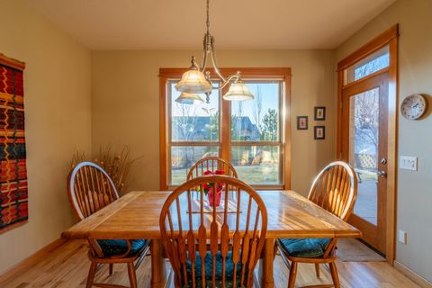 Tiny photo for 3571 SW 36th Place, Redmond, OR 97756 (MLS # 220212982)