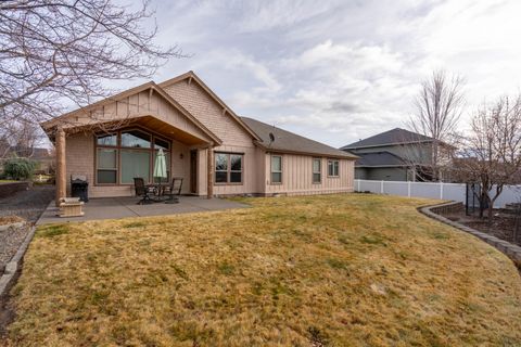 Tiny photo for 3571 SW 36th Place, Redmond, OR 97756 (MLS # 220212982)