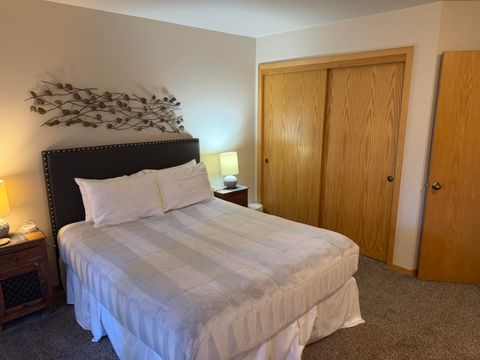 Tiny photo for 17926 Playoff Lane #3, Sunriver, OR 97707 (MLS # 220213891)