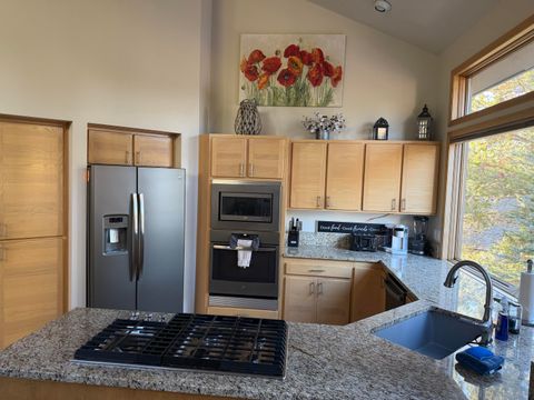 Tiny photo for 17926 Playoff Lane #3, Sunriver, OR 97707 (MLS # 220213891)