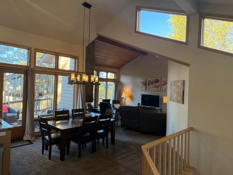 Tiny photo for 17926 Playoff Lane #3, Sunriver, OR 97707 (MLS # 220213891)