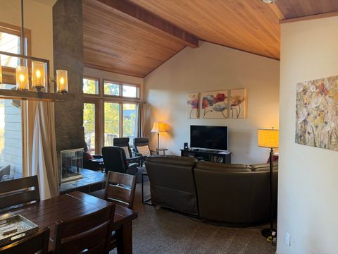 Tiny photo for 17926 Playoff Lane #3, Sunriver, OR 97707 (MLS # 220213891)