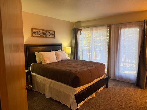 Tiny photo for 17926 Playoff Lane #3, Sunriver, OR 97707 (MLS # 220213891)