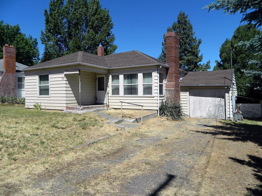 Here is a great starter home or rental close to shopping. It is a 2 bed 1 bath home on a large lot. It is located on a dead end street. There is a newer roof on it and vinyl windows