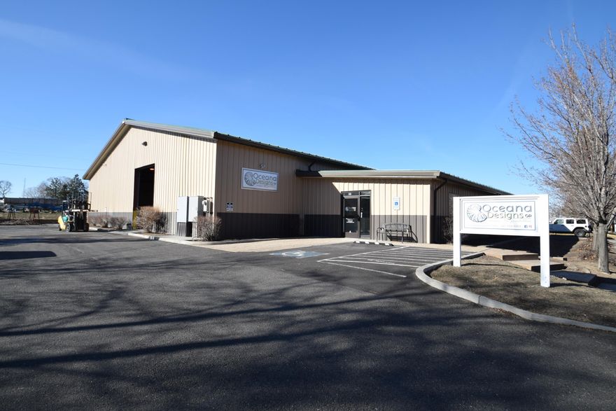 Excellent industrial opportunity in 8,975 +/- square feet in a Mixed-Use Live/Work (MULW) zoning on the east side of Redmond. Built in 2006 with a total lot size of 0.47 acres, this facility consists of a warehouse, showroom, office, and a breakroom.