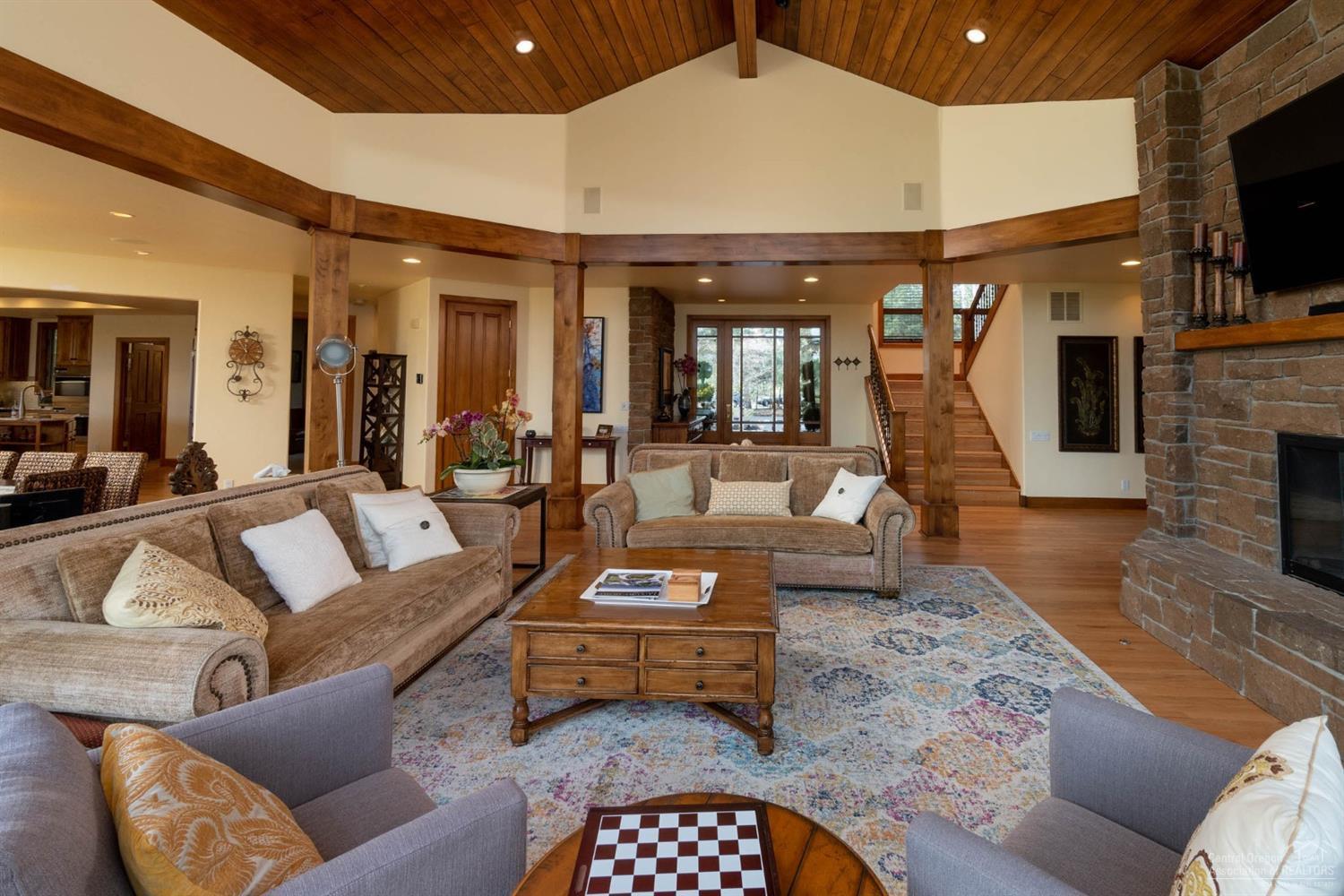 Broken Top - Residential