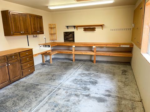 Tiny photo for 5191 Cloverlawn Drive, Grants Pass, OR 97527 (MLS # 220215175)