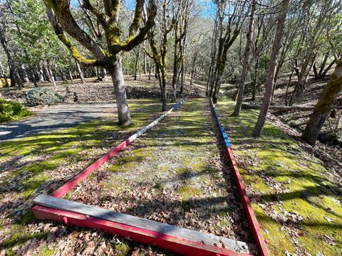 Tiny photo for 5191 Cloverlawn Drive, Grants Pass, OR 97527 (MLS # 220215175)