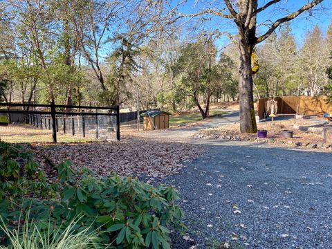Tiny photo for 5191 Cloverlawn Drive, Grants Pass, OR 97527 (MLS # 220215175)