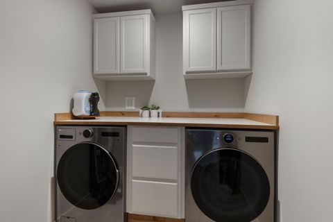 Tiny photo for 63429 Peale Street, Bend, OR 97701 (MLS # 220215874)