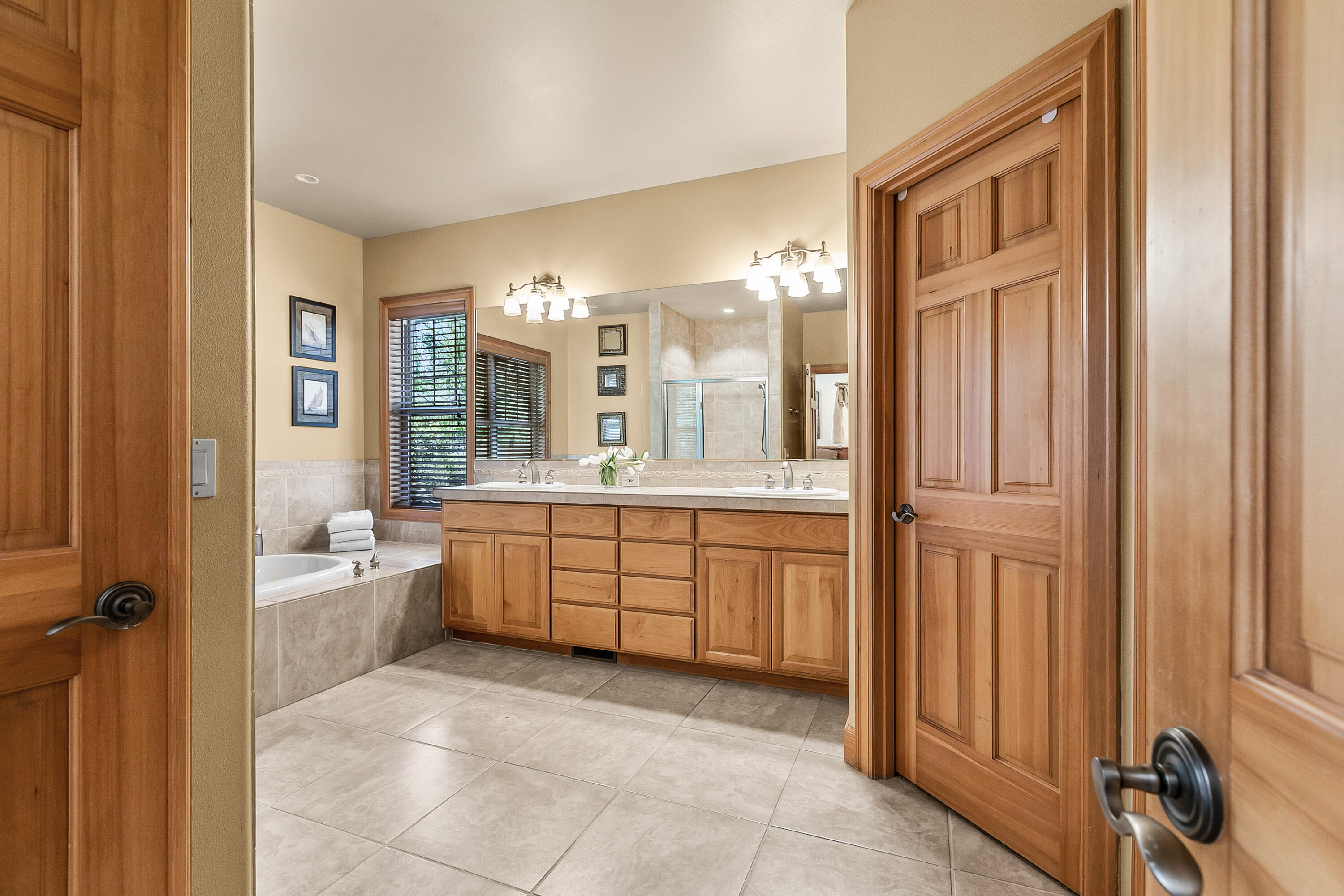 Broken Top - Residential