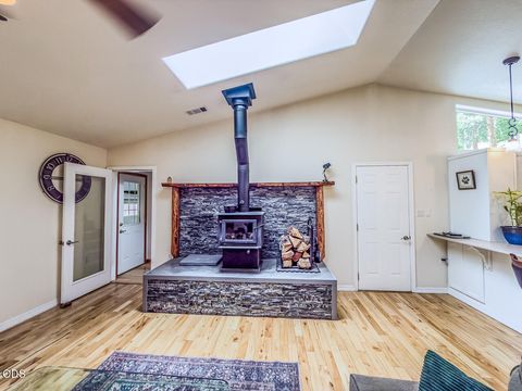 Tiny photo for 11550 Simpson Canyon Road, Klamath Falls, OR 97601 (MLS # 220223729)
