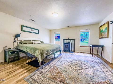 Tiny photo for 11550 Simpson Canyon Road, Klamath Falls, OR 97601 (MLS # 220223729)