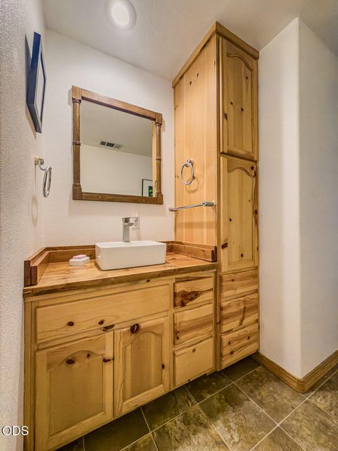 Tiny photo for 11550 Simpson Canyon Road, Klamath Falls, OR 97601 (MLS # 220223729)