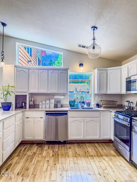 Tiny photo for 11550 Simpson Canyon Road, Klamath Falls, OR 97601 (MLS # 220223729)