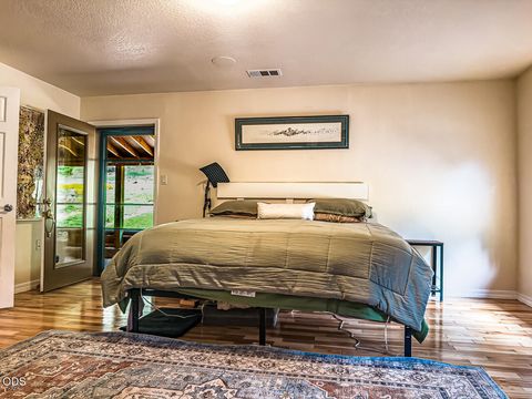 Tiny photo for 11550 Simpson Canyon Road, Klamath Falls, OR 97601 (MLS # 220223729)