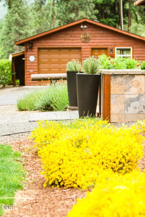 Tiny photo for 11550 Simpson Canyon Road, Klamath Falls, OR 97601 (MLS # 220223729)