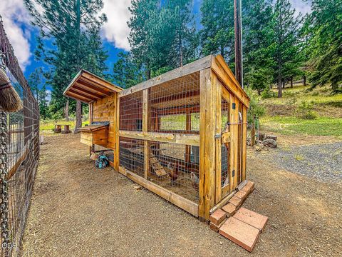 Tiny photo for 11550 Simpson Canyon Road, Klamath Falls, OR 97601 (MLS # 220223729)