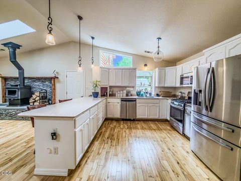 Tiny photo for 11550 Simpson Canyon Road, Klamath Falls, OR 97601 (MLS # 220223729)
