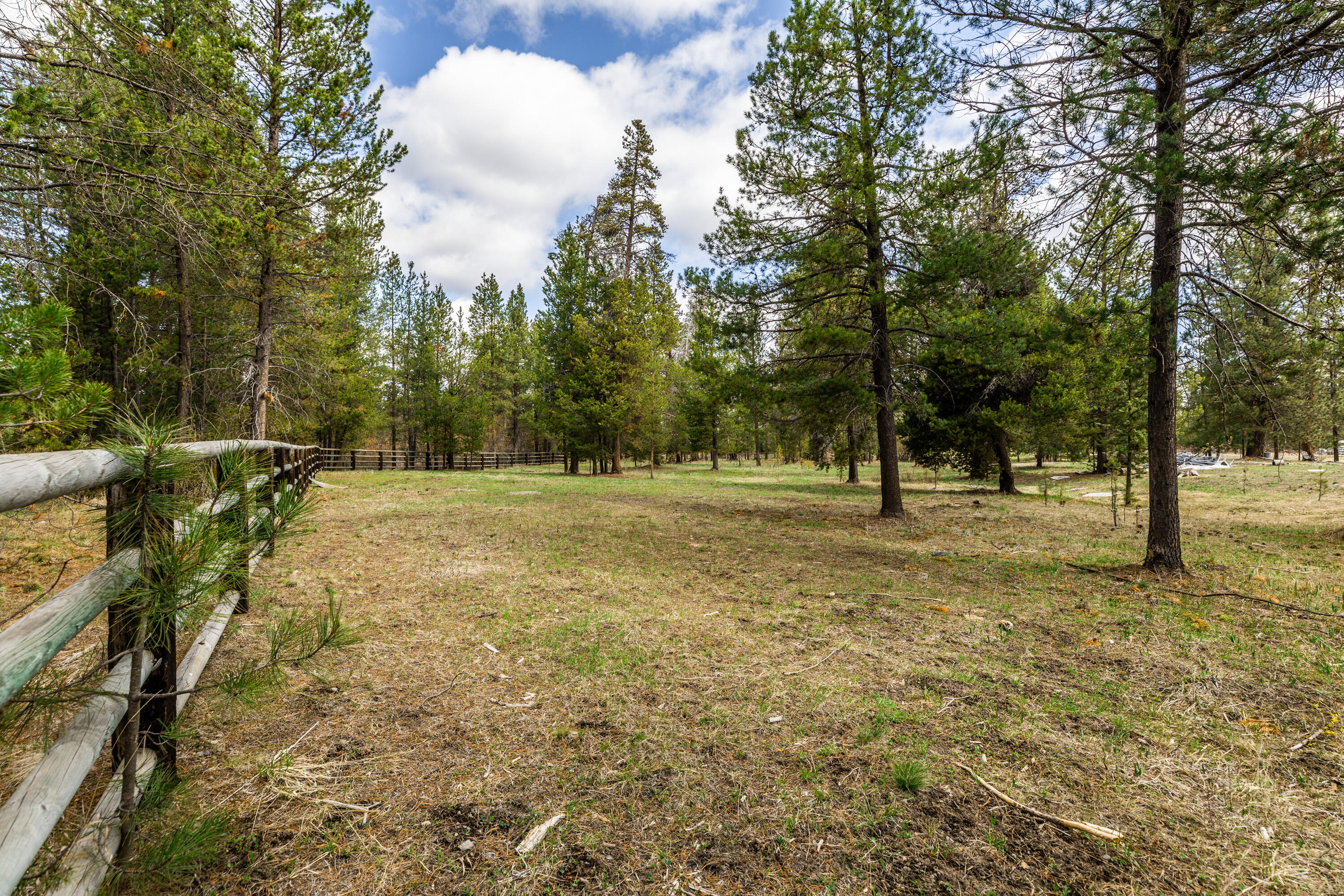 Wagon Trail Acreages - Residential