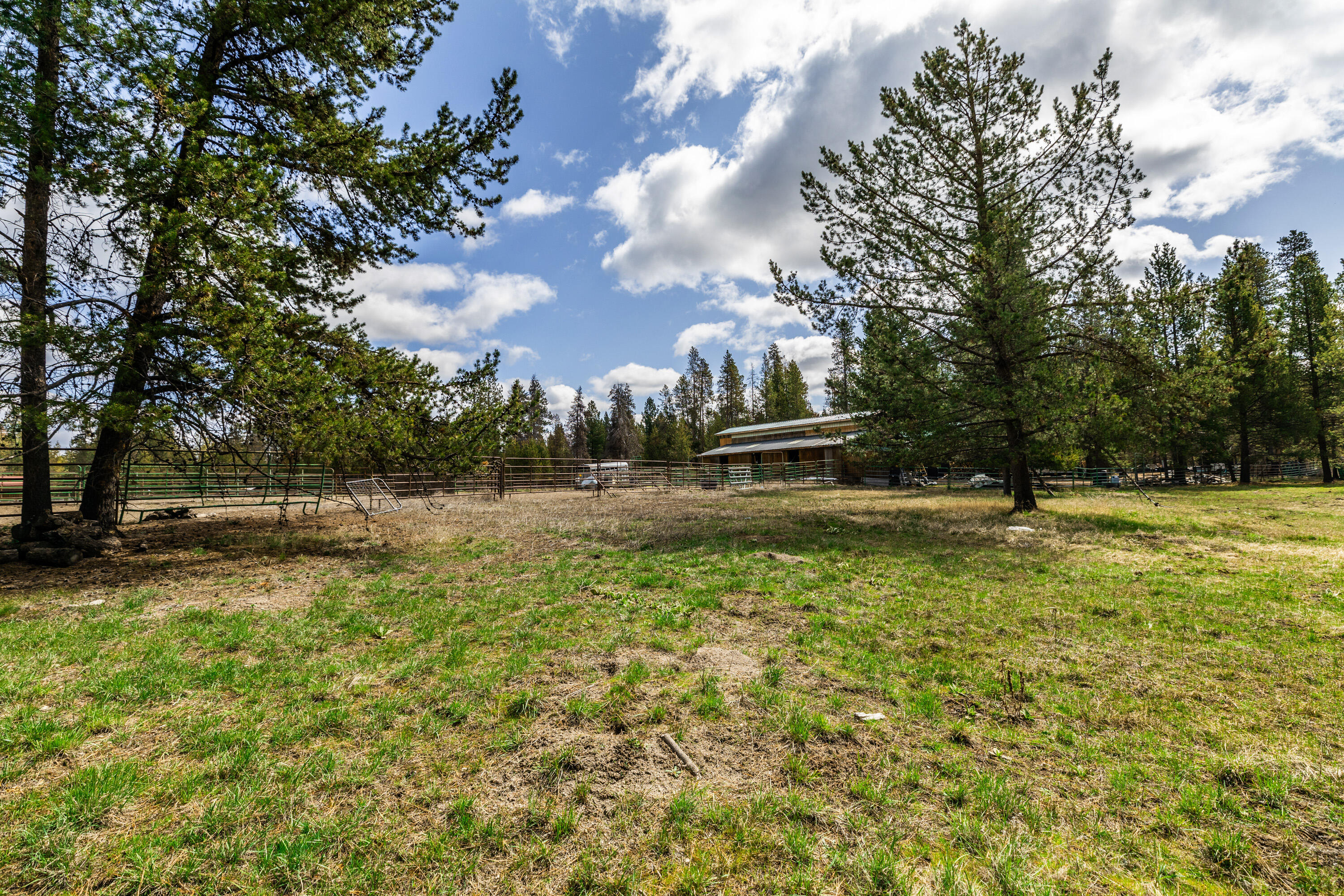 Wagon Trail Acreages - Residential