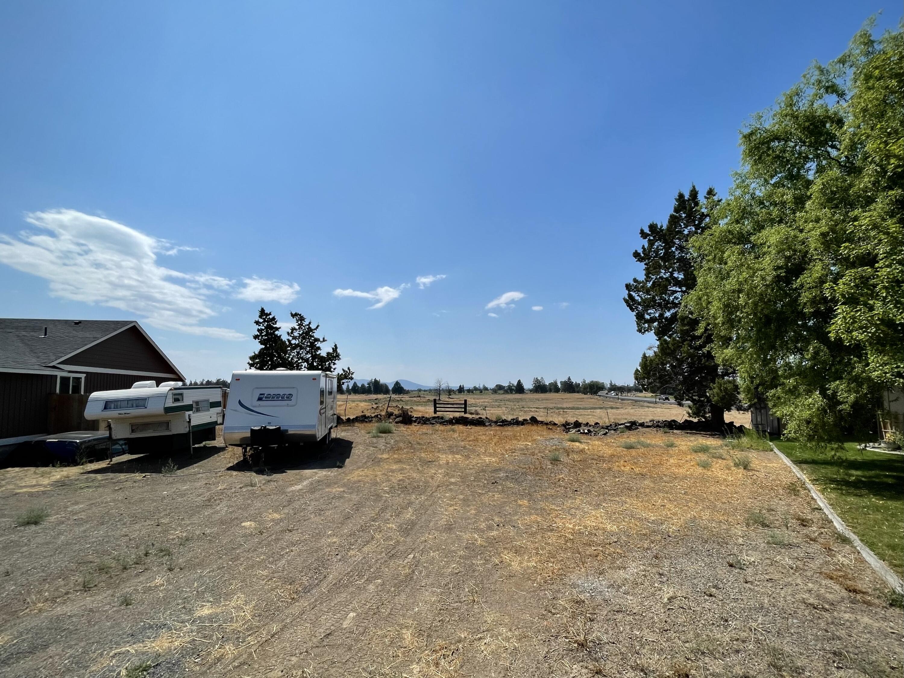 2285 NW Larchleaf Court