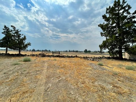 2285 NW Larchleaf Court Redmond OR 97756