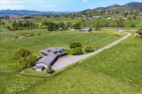 Photo of 900 Butler Creek Road, Ashland, OR 97520 (MLS # 220219409)