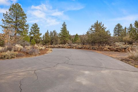 Tiny photo for 6346 Stoneridge Drive, Klamath Falls, OR 97601 (MLS # 220211677)